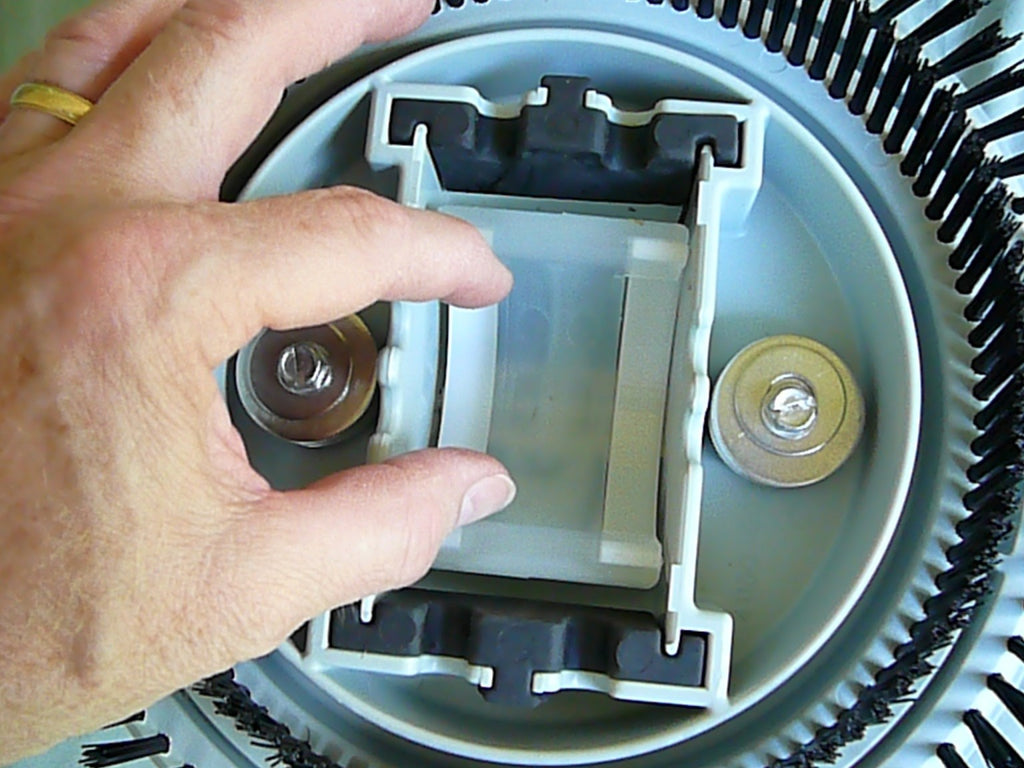 How To Change a Pentair Lil Shark AG Pool Cleaner Oscillator