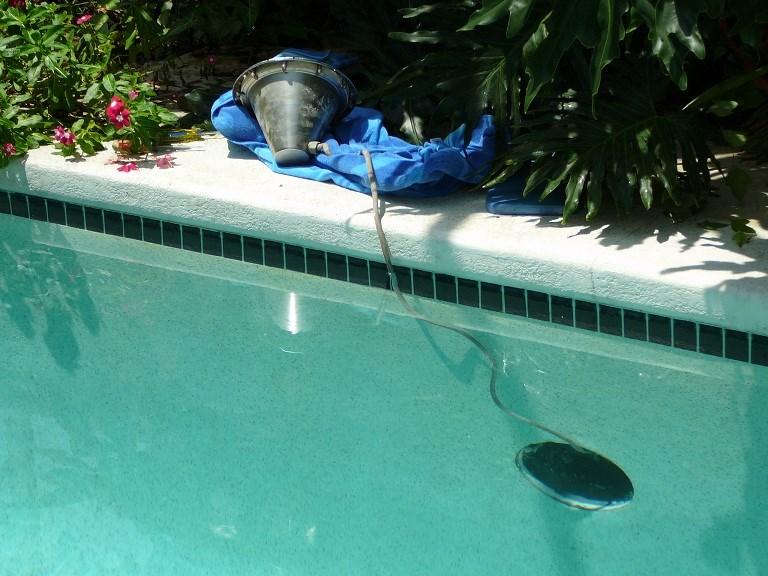 How To Temporarily lengthen a Short Pool Light Cord to Replace Bulb