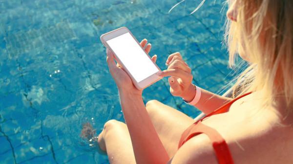 Pool Maintenance with Clever Pool Maintenance Apps